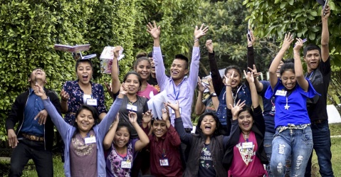Integrantes de la Red de Organizaciones Juveniles de Alta Verapaz por la defensa de los Derechos Sexuales y Reproductivos, en una actividad de agosto 2018 Red de Organizaciones Juveniles de Alta Verapaz - ROJAV -